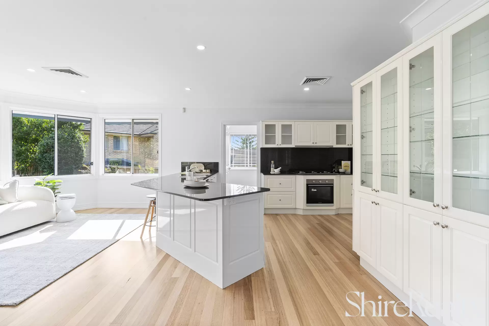 6 Crinan Court, Castle Hill Auction by Shire Realty - image 8