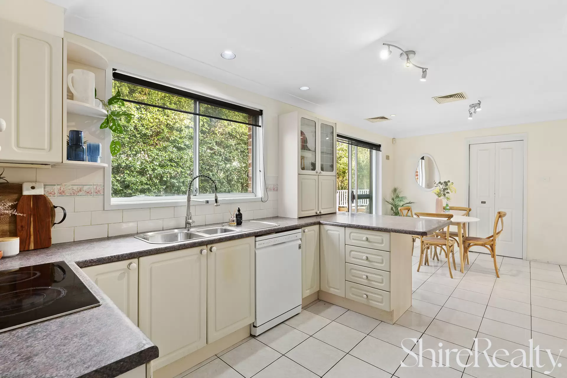 50 Lisa Crescent, Castle Hill Auction by Shire Realty - image 8