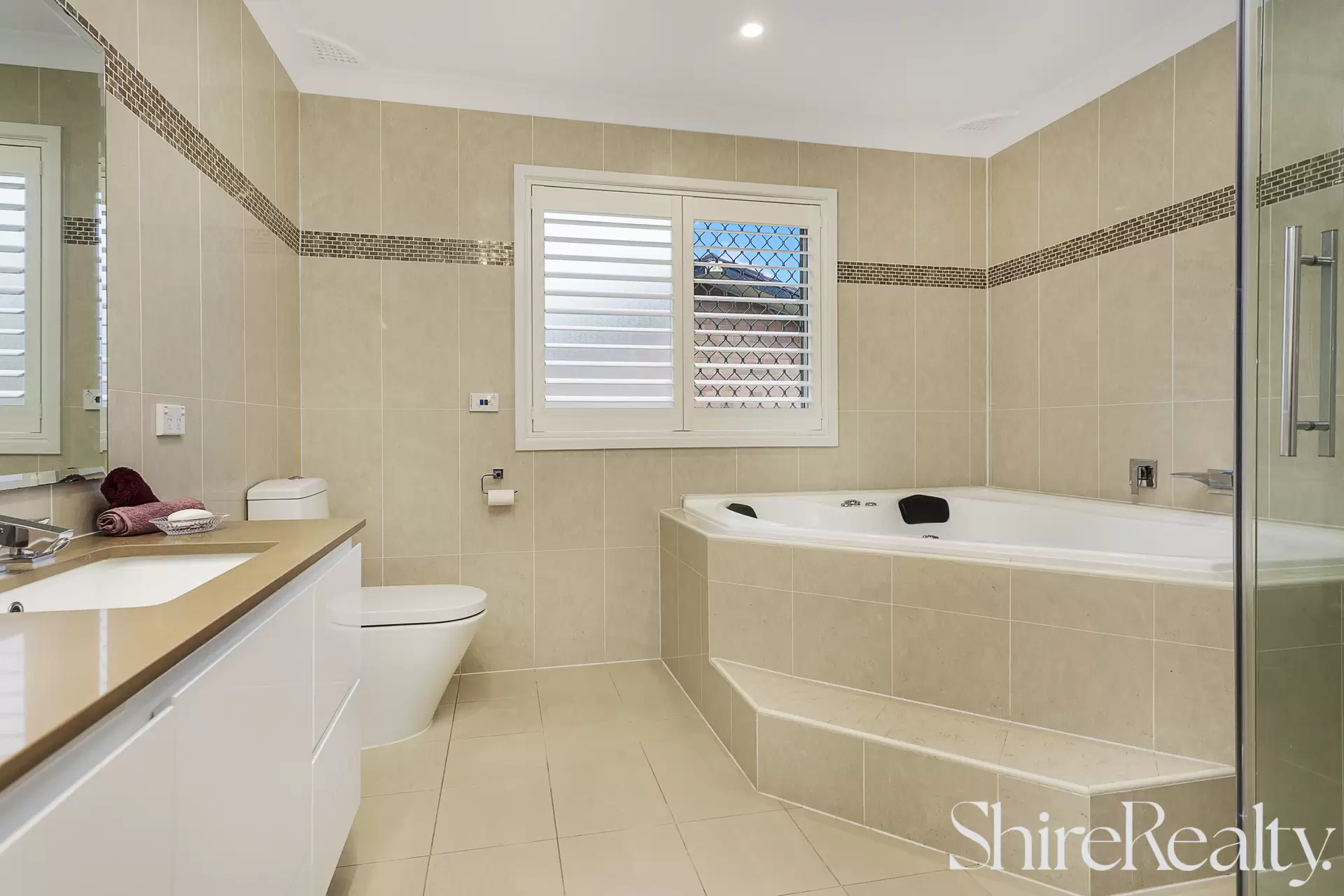 77 Joseph Banks Drive, Kings Langley Sold by Shire Realty - image 4