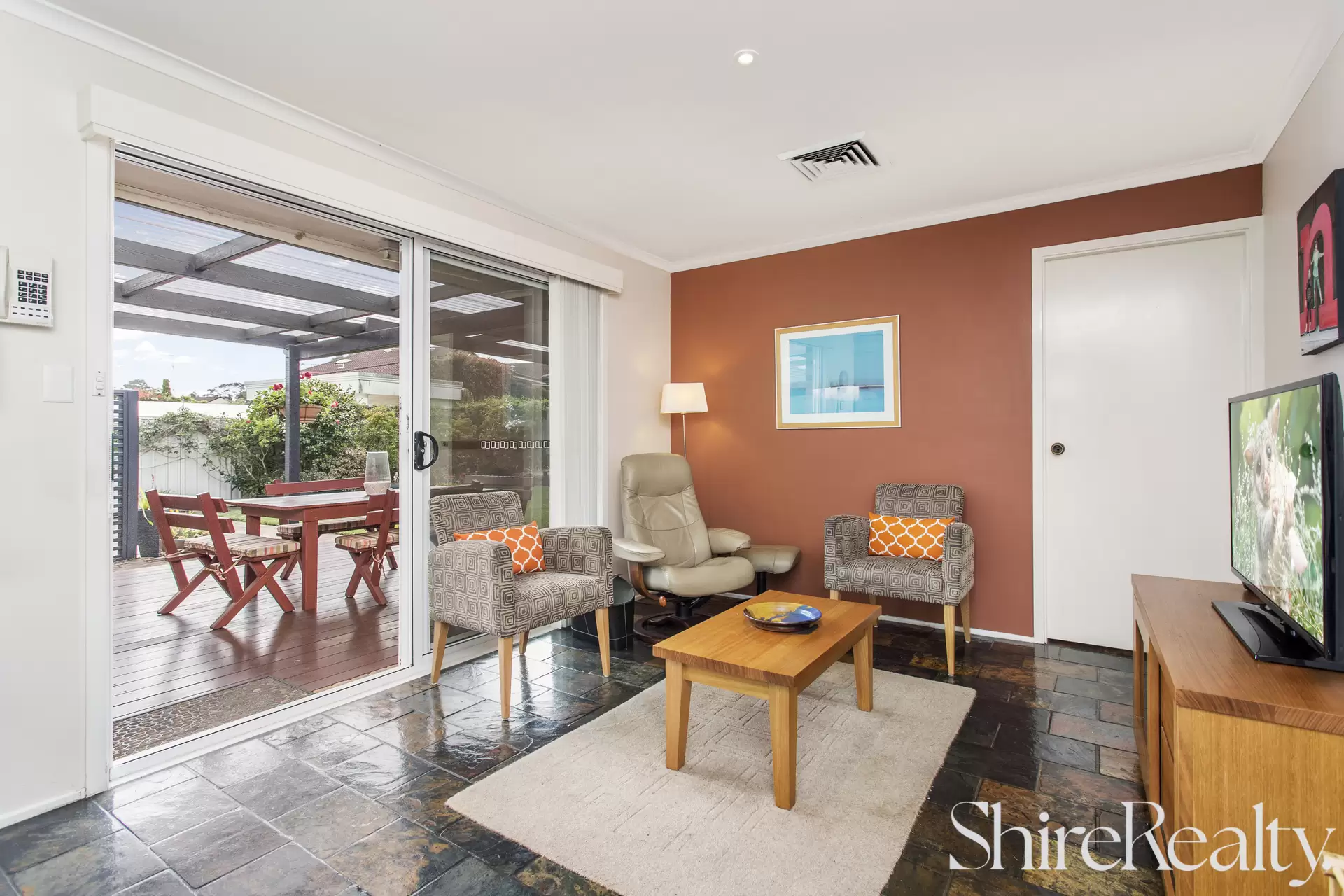 5 Courtyard Place, Castle Hill Sold by Shire Realty - image 3