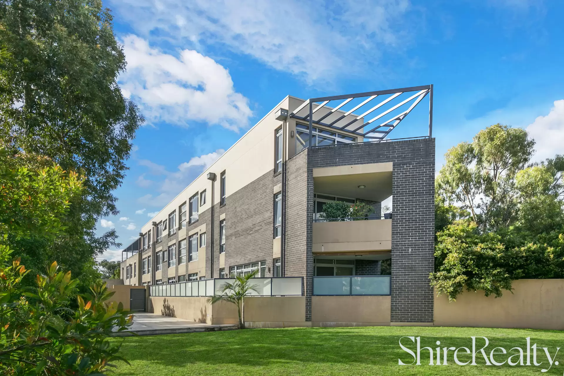 17/7 Harrington Avenue, Castle Hill Sold by Shire Realty - image 1